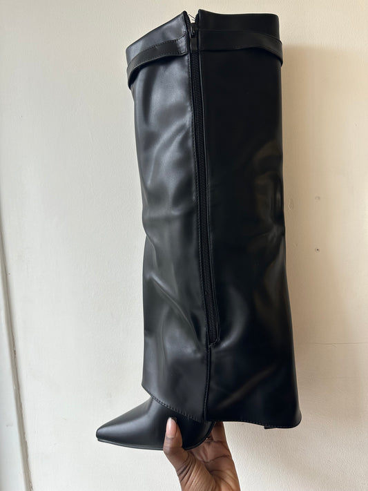 ‘Noelle’ Lock Boots