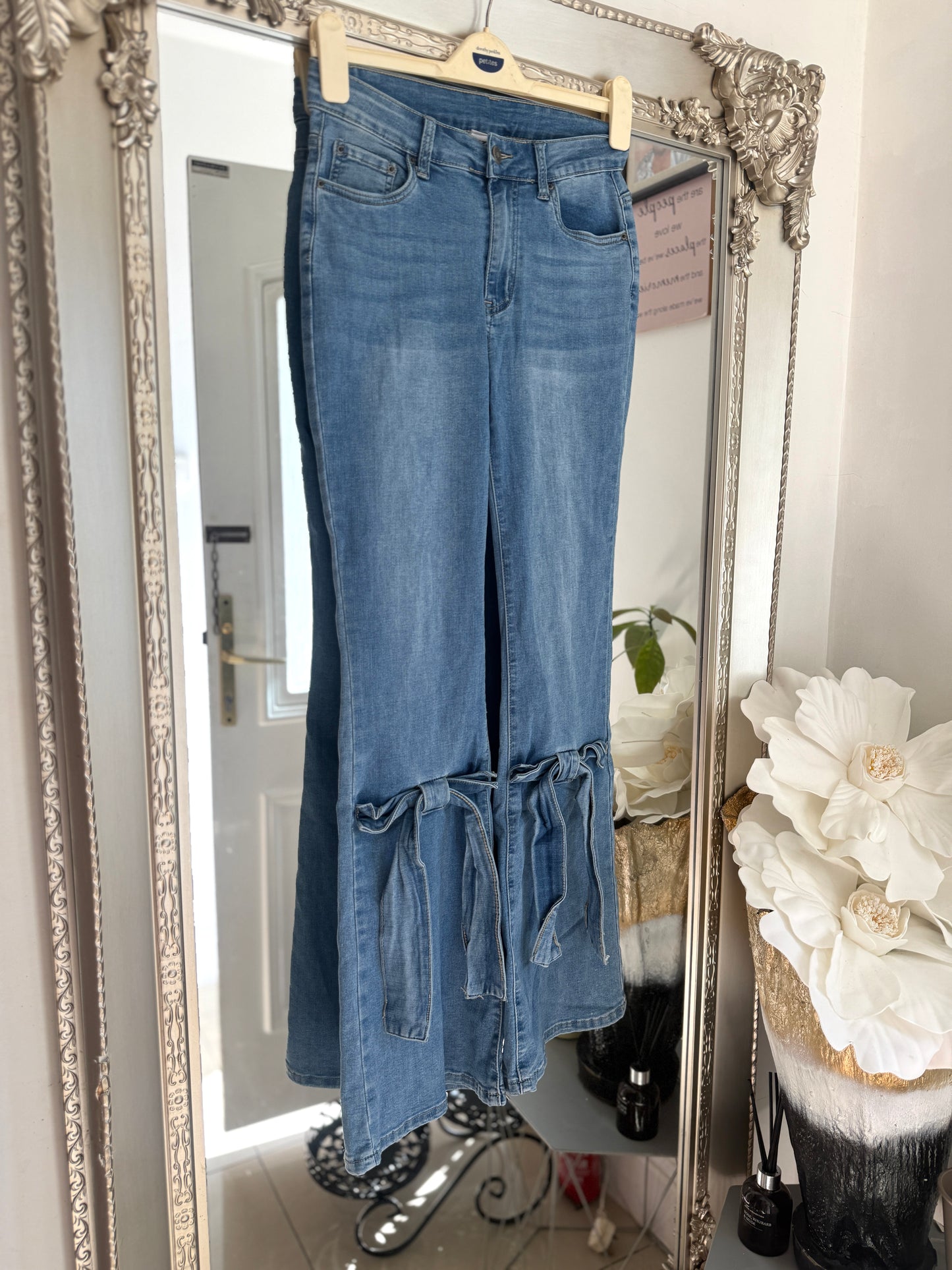 The Bow Flare Leg Stretch Jeans